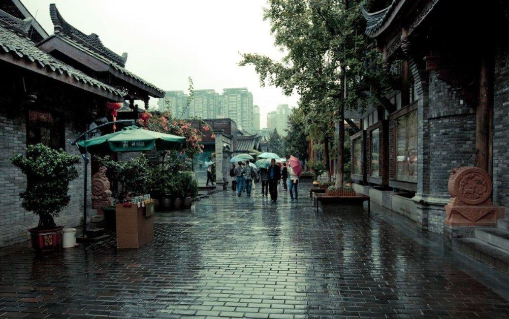 求，最小的五位数与1的差除以最大的两位数，商是多少？求！家银们
